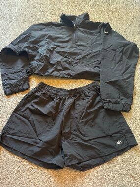ALO Yoga Women's Black Athletic Shorts